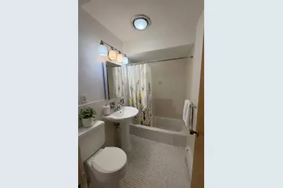 6250 N Kenmore Avenue #501, Chicago, IL 60660 - Photo 2