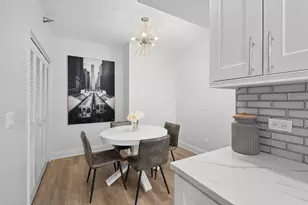 55 W Delaware Pl, Chicago, IL 60610 - Photo 8