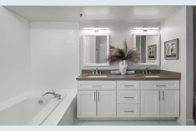 55 W Delaware Place #614, Chicago, IL 60610 - Photo 12