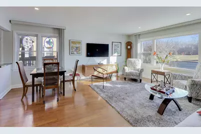 8428 McCormick Boulevard, Skokie, IL 60076 - Photo 4