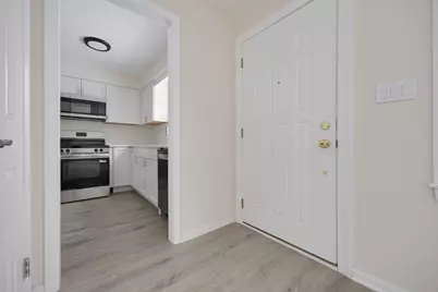 219 N Ridgemoor Avenue, Mundelein, IL 60060 - Photo 4