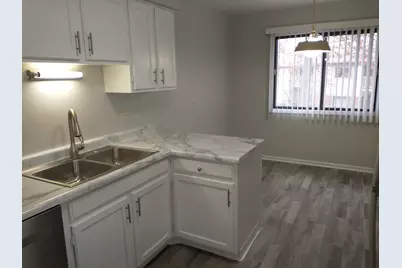 905 Surrey Drive #2B, Schaumburg, IL 60193 - Photo 2