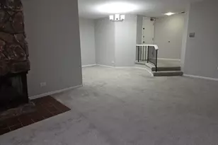 905 Surrey Dr, Schaumburg, IL 60193 - Photo 6