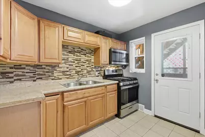 2444 W Berwyn Avenue #1N, Chicago, IL 60625 - Photo 4
