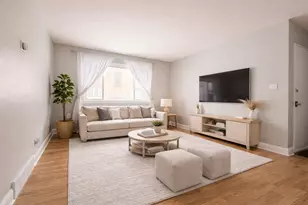 2444 W Berwyn Ave, Chicago, IL 60625 - Photo 2