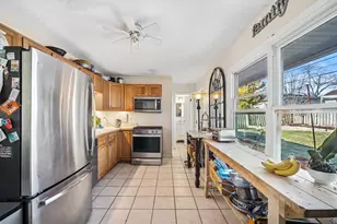 722 S 9th Ave, Saint Charles, IL 60174 - Photo 4