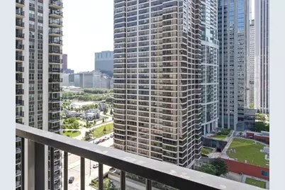 400 E Randolph Street #2330, Chicago, IL 60601 - Photo 4