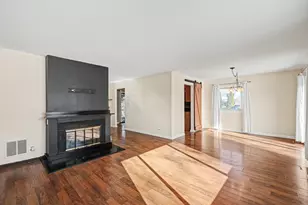 1678 Groton Ct, Wheaton, IL 60189 - Photo 6