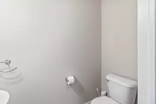 520 Silverton Dr, Grayslake, IL 60030 - Photo 10