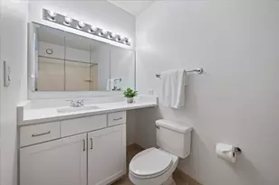 222 N Columbus Dr, Chicago, IL 60601 - Photo 20