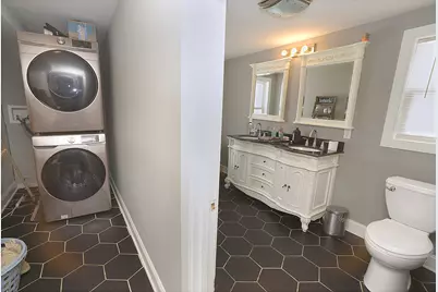 904 1/2 W Marquette Street, Ottawa, IL 61350 - Photo 6