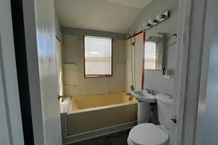 28 E 157th St, Harvey, IL 60426 - Photo 22