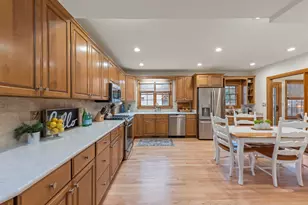 909 S Wheaton Ave, Wheaton, IL 60189 - Photo 6