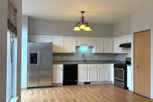 2208 Rebecca Cir, Montgomery, IL 60538 - Photo 10