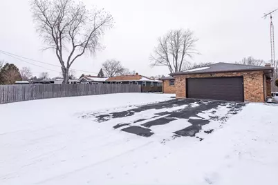 2009 Kedron Boulevard, Zion, IL 60099 - Photo 28