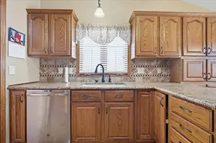 9 Spruce Ct, Bloomington, IL 61704 - Photo 14