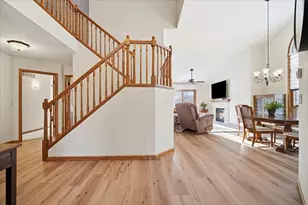 9 Spruce Ct, Bloomington, IL 61704 - Photo 4