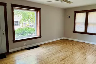 521 E 161st Pl, South Holland, IL 60473 - Photo 2