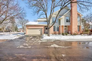 301 E Evergreen Ave, Mount Prospect, IL 60056 - Photo 2