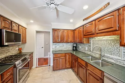 301 E Evergreen Avenue, Mount Prospect, IL 60056 - Photo 14