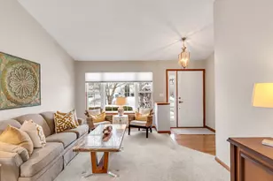 1216 Darnell Dr, Mundelein, IL 60060 - Photo 2