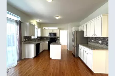 7038 Westwood Drive, Carpentersville, IL 60110 - Photo 4