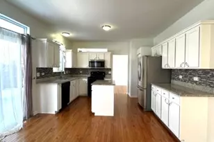 7038 Westwood Dr, Carpentersville, IL 60110 - Photo 4