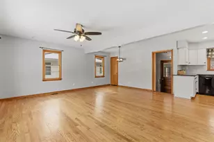 311 Crescent Dr, Sycamore, IL 60178 - Photo 6