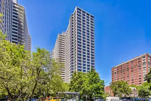 4250 N Marine Dr, Chicago, IL 60613 - Photo 4
