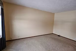 1782 Pebble Beach Cir, Elgin, IL 60123 - Photo 6