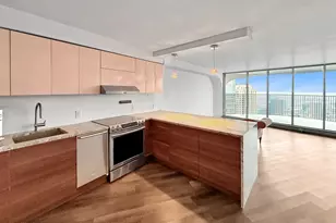 [Address not provided], Chicago, IL 60654 - Photo 2