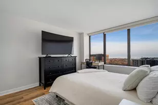 3930 N Pine Grove Ave, Chicago, IL 60613 - Photo 20