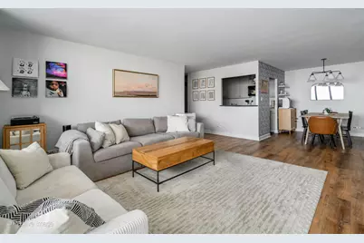 3930 N Pine Grove Avenue #2611, Chicago, IL 60613 - Photo 8