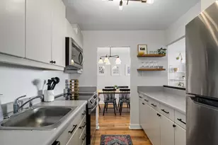 3930 N Pine Grove Ave, Chicago, IL 60613 - Photo 14