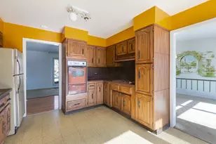 7745 Beckwith Rd, Morton Grove, IL 60053 - Photo 4