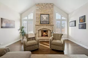 146 N Walnut St, Elmhurst, IL 60126 - Photo 8