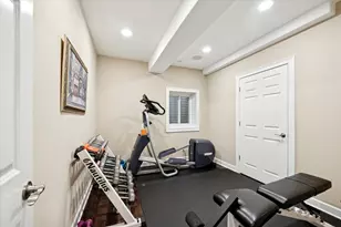 146 N Walnut St, Elmhurst, IL 60126 - Photo 24