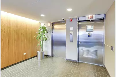 1555 N Sandburg Terrace #406, Chicago, IL 60610 - Photo 2