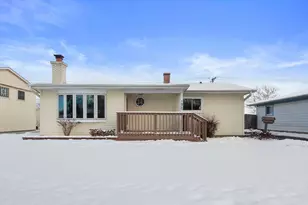 475 E Merle Ln, Wheeling, IL 60090 - Photo 2