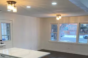 9558 S Sacramento Ave, Evergreen Park, IL 60805 - Photo 8