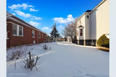 9318 S Cregier Avenue, Chicago, IL 60617 - Photo 8