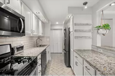 1227 S Old Wilke Road #201, Arlington Heights, IL 60005 - Photo 4