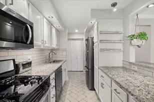 1227 S Old Wilke Rd, Arlington Heights, IL 60005 - Photo 4