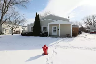 195 Mary Ct, Bartlett, IL 60103 - Photo 2