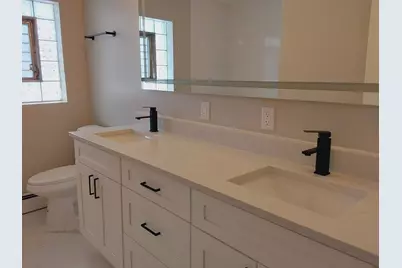 9536 S Kenneth Avenue, Oak Lawn, IL 60453 - Photo 12