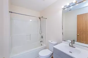 2423 W Madison St, Chicago, IL 60612 - Photo 16