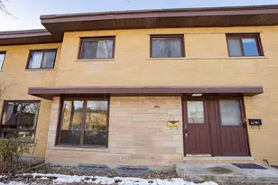 612 Maple Ct, Mount Prospect, IL 60056 - Photo 1