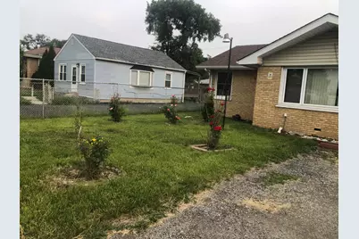 7153 W 72nd Street, Nottingham Park, IL 60638 - Photo 2