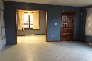 7153 W 72nd St, Nottingham Park, IL 60638 - Photo 10