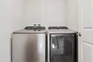 875 Station Blvd, Elburn, IL 60119 - Photo 10